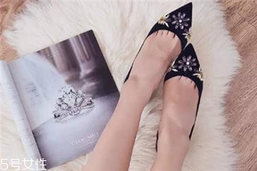 婚鞋可以穿黑色嗎？婚鞋穿黑色好嗎？