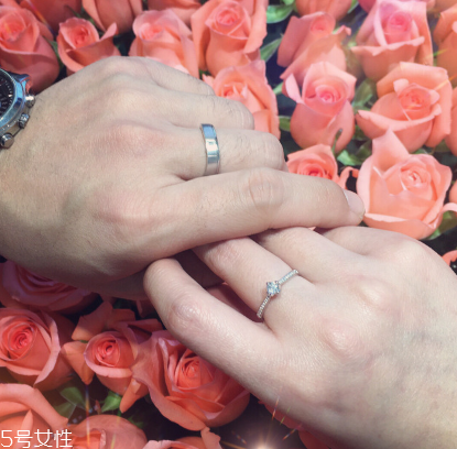 婚戒一般什么時(shí)候買？婚戒提前多長時(shí)間買？
