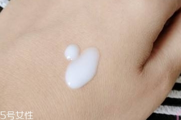 乳液倒不出來怎么辦？玻璃瓶乳液怎么倒出來？