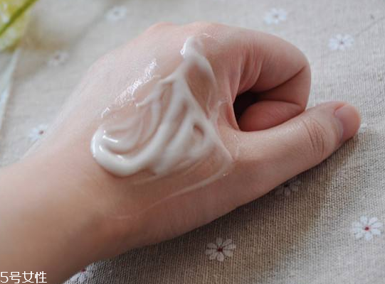 乳液過期了還能用嗎？過期乳液有什么妙用？