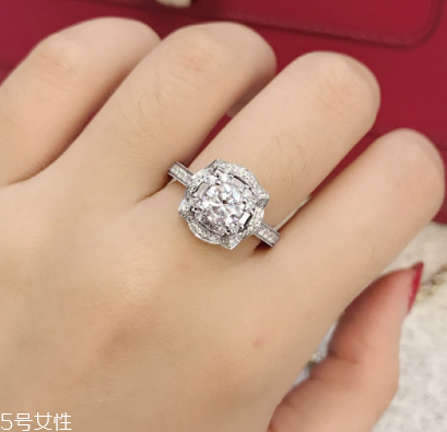鉆戒可以用醋洗嗎？鉆戒用醋洗是對的嗎？