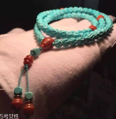綠松石手串戴哪只手？綠松石手鏈戴左手還是右手？