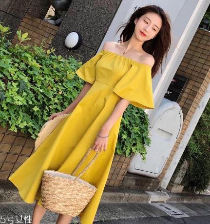 夏天穿什么顏色連衣裙好？夏天適合什么顏色連衣裙？