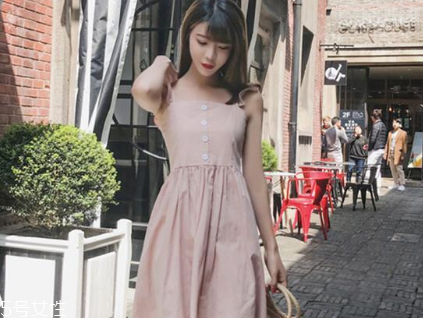 夏天穿什么顏色連衣裙好？夏天適合什么顏色連衣裙？