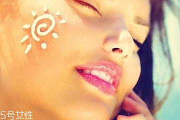 防曬霜兩年了還能用嗎？防曬霜可以用兩年嗎？
