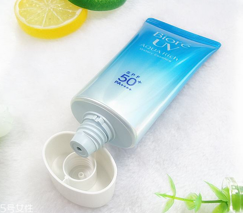 防曬霜兩年了還能用嗎？防曬霜可以用兩年嗎？