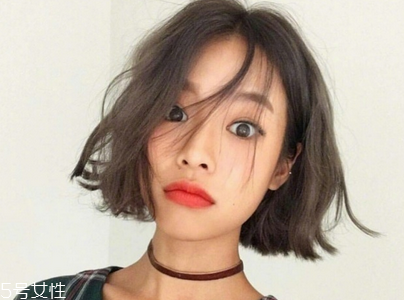 經(jīng)?；瘖y對皮膚有什么影響 經(jīng)?；瘖y對皮膚好嗎