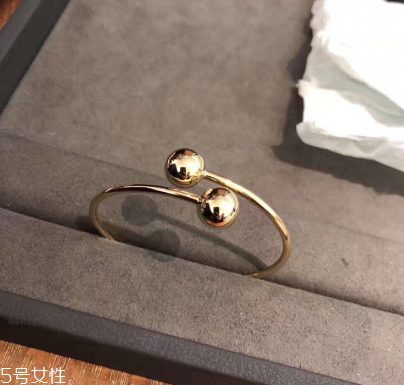 手鐲可以戴兩只手嗎？手鐲可以兩只手同時戴嗎？