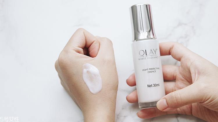 olay水感透白系列與水感透白臻粹系列哪個(gè)好？什么區(qū)別？