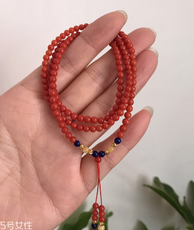 紅珊瑚手鏈真假鑒別 怎樣辨別紅珊瑚手鏈的真假？