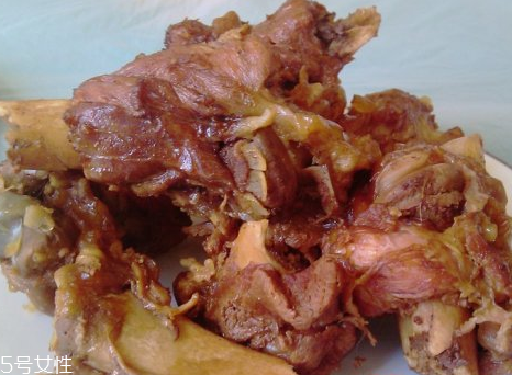 鹿肉和牛肉哪個好？鹿肉和牛肉哪個好吃些？