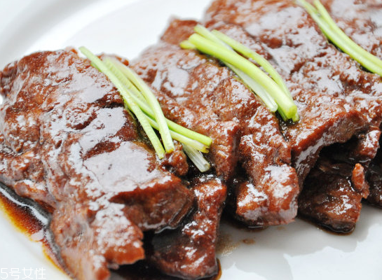 鹿肉和牛肉哪個好？鹿肉和牛肉哪個好吃些？
