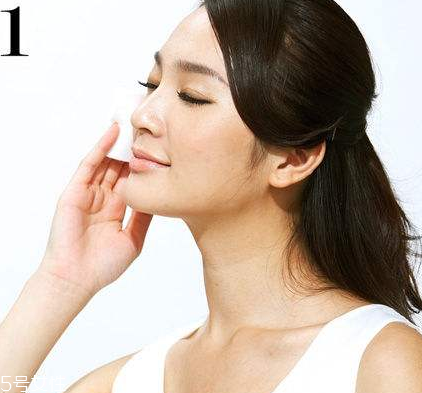 化妝水為什么要用化妝棉？化妝水可以不用化妝棉嗎？