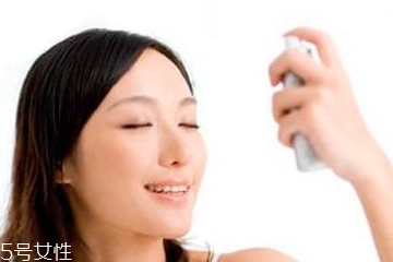 化妝水二次清潔怎么用？怎么用化妝水做二次清潔？