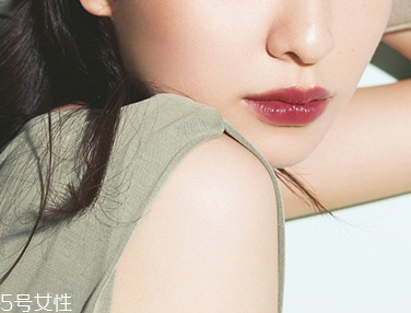 口紅弄到墻上怎么去掉？墻上口紅印怎么去掉？