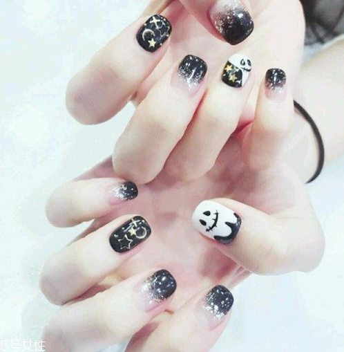 q版萬(wàn)圣節(jié)美甲怎么做？q版萬(wàn)圣節(jié)美甲教程