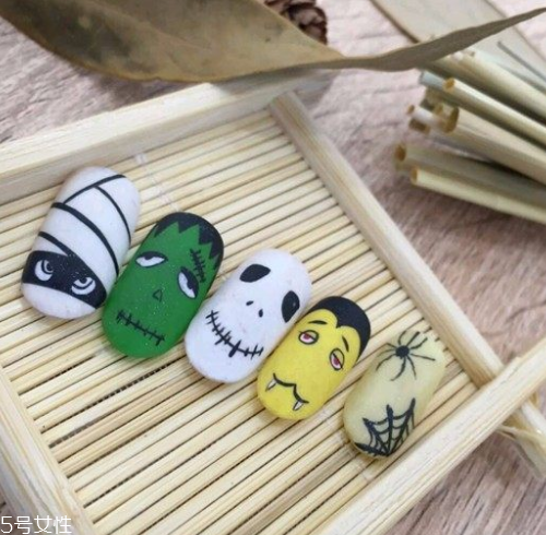 q版萬(wàn)圣節(jié)美甲怎么做？q版萬(wàn)圣節(jié)美甲教程