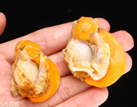 扇貝肉哪里不能吃？扇貝的月牙紅可以吃嗎？