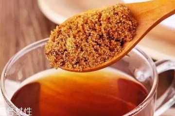 紅糖面膜用什么水稀釋？紅糖面膜用熱水還是冷水泡？