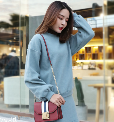 20歲女生背什么包？20多歲女生適合什么包包？