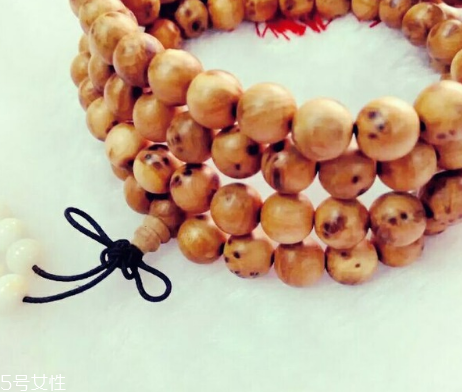 崖柏手串女人能帶嗎？崖柏手串適合女生戴嗎？