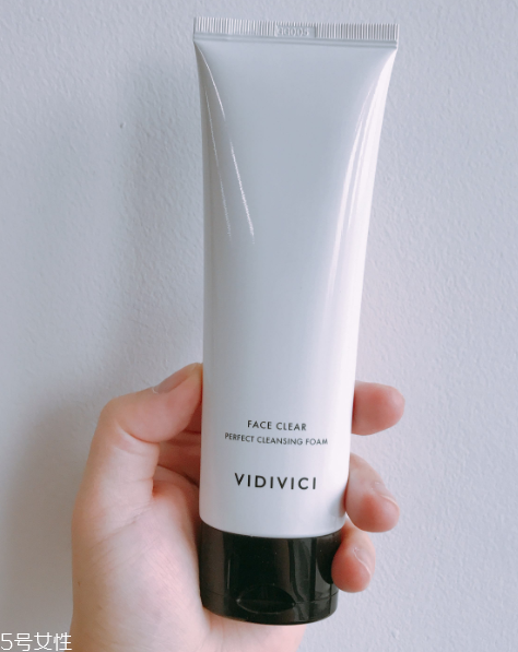 vidivici洗面奶適合什么膚質(zhì)？vidivici洗面奶洗后緊繃嗎？