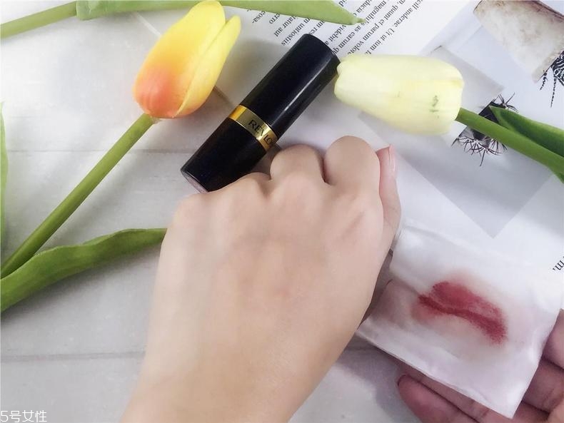 露華濃525是什么色？露華濃525適合黃皮嗎？