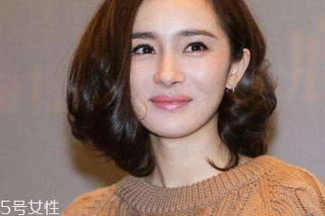 燙發(fā)能拉直嗎？燙發(fā)變直的方法