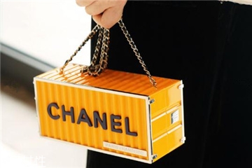 chanel集裝箱多少錢？香奈兒集裝箱包包正品價(jià)格