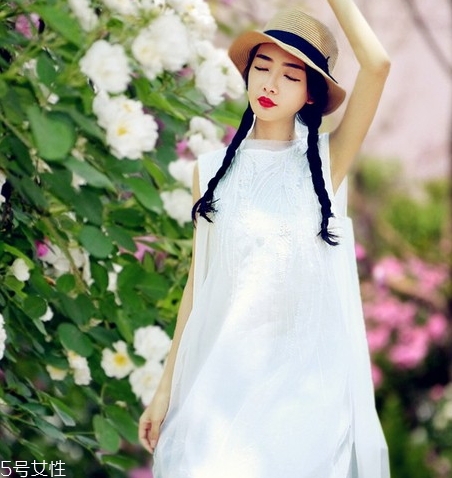 棉麻長裙子怎么搭配？文藝妹紙都這樣穿