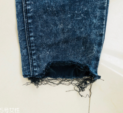 舊牛仔褲怎么改好看？只需幾步立馬變身時尚褲子
