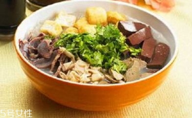 鴨血粉絲湯是怎么做的 八個詳細(xì)步驟教給你