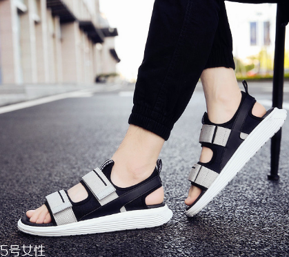 沙灘鞋可以開(kāi)車(chē)嗎 千萬(wàn)不要嘗試