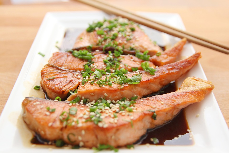 養(yǎng)殖三文魚(yú)和野生三文魚(yú) 常吃的鮭魚(yú)是哪種