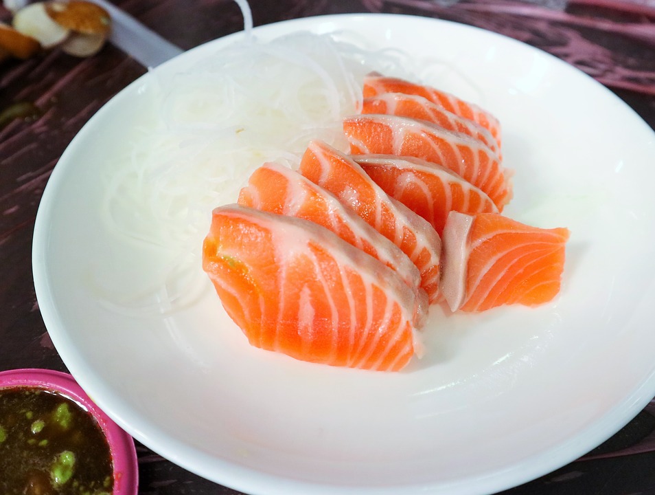 養(yǎng)殖三文魚(yú)和野生三文魚(yú) 常吃的鮭魚(yú)是哪種