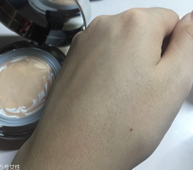 愛(ài)敬氣墊13號(hào)色怎么樣？愛(ài)敬氣墊水粉霜使用心得