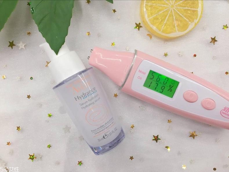 雅漾精華乳什么時(shí)候用 爽膚水和面霜之間使用