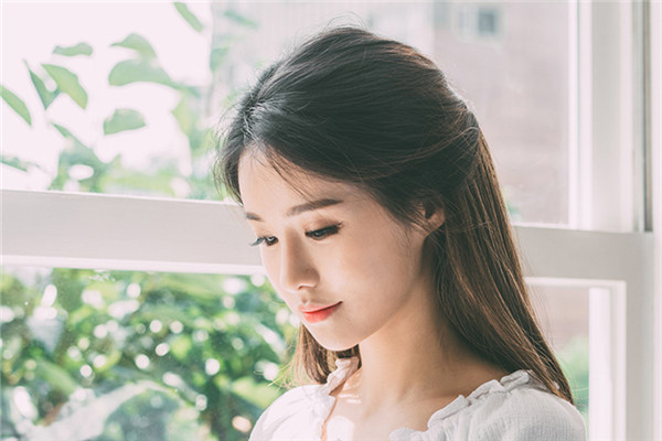 短發(fā)第二天如何不炸 晚上睡覺(jué)怎么防止短發(fā)翹