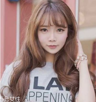 大餅?zāi)樳m合什么發(fā)型 要學(xué)會(huì)揚(yáng)長避短