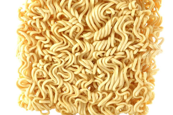 方便面是誰(shuí)發(fā)明的？買方便面注意看保質(zhì)期