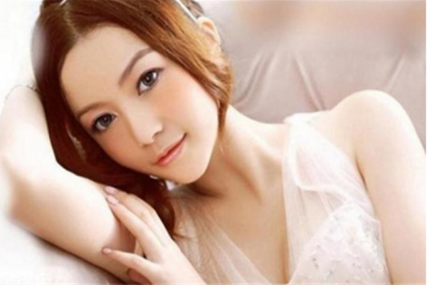 油性皮膚喜歡掉妝，小編來教你怎么辦