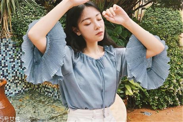 秋季復(fù)古女裝搭配圖片 這個秋天別具風(fēng)采