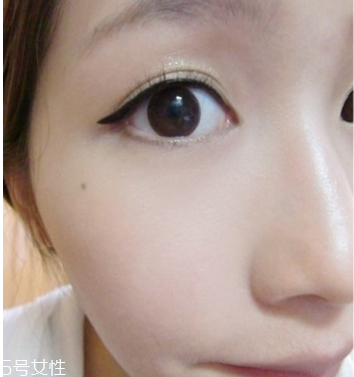 怎么快速學(xué)會(huì)化妝 最簡單眼妝畫法教程