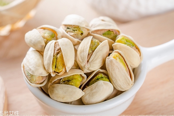 開(kāi)心果為什么是綠色的 是正?，F(xiàn)象