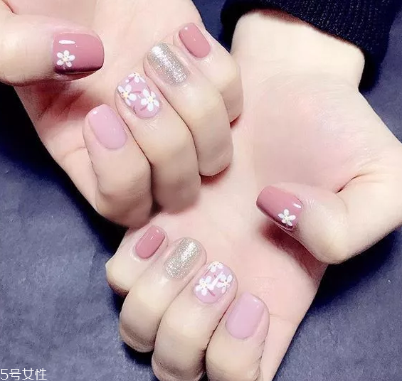 高冷氣質美甲顏色有哪些 這幾款讓指尖更亮眼