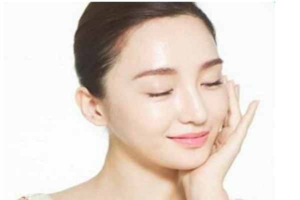想變白富美，先學(xué)會(huì)這些美白技巧