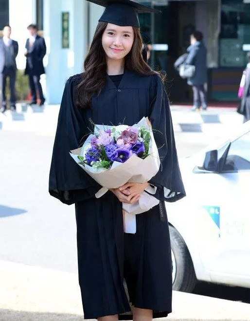 學士服怎么搭配圖片 女生學士服搭配圖片