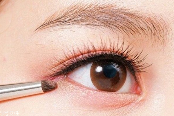怎么畫(huà)桃花眼眼妝 4技巧打造迷人桃花眼