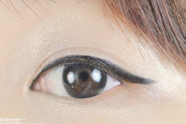 小眼睛怎么畫(huà)眼妝 教你日常大眼妝怎么畫(huà)