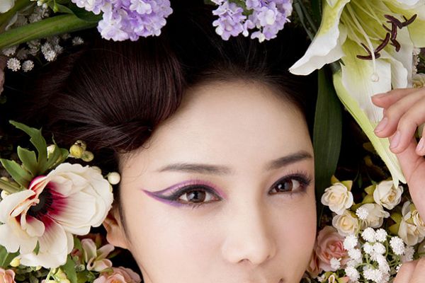 淡妝眼影怎么畫(huà)才好看 淡妝眼影畫(huà)法步驟